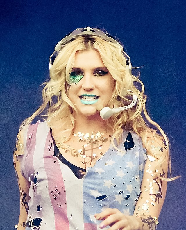 Kesha, super star and pet woner
